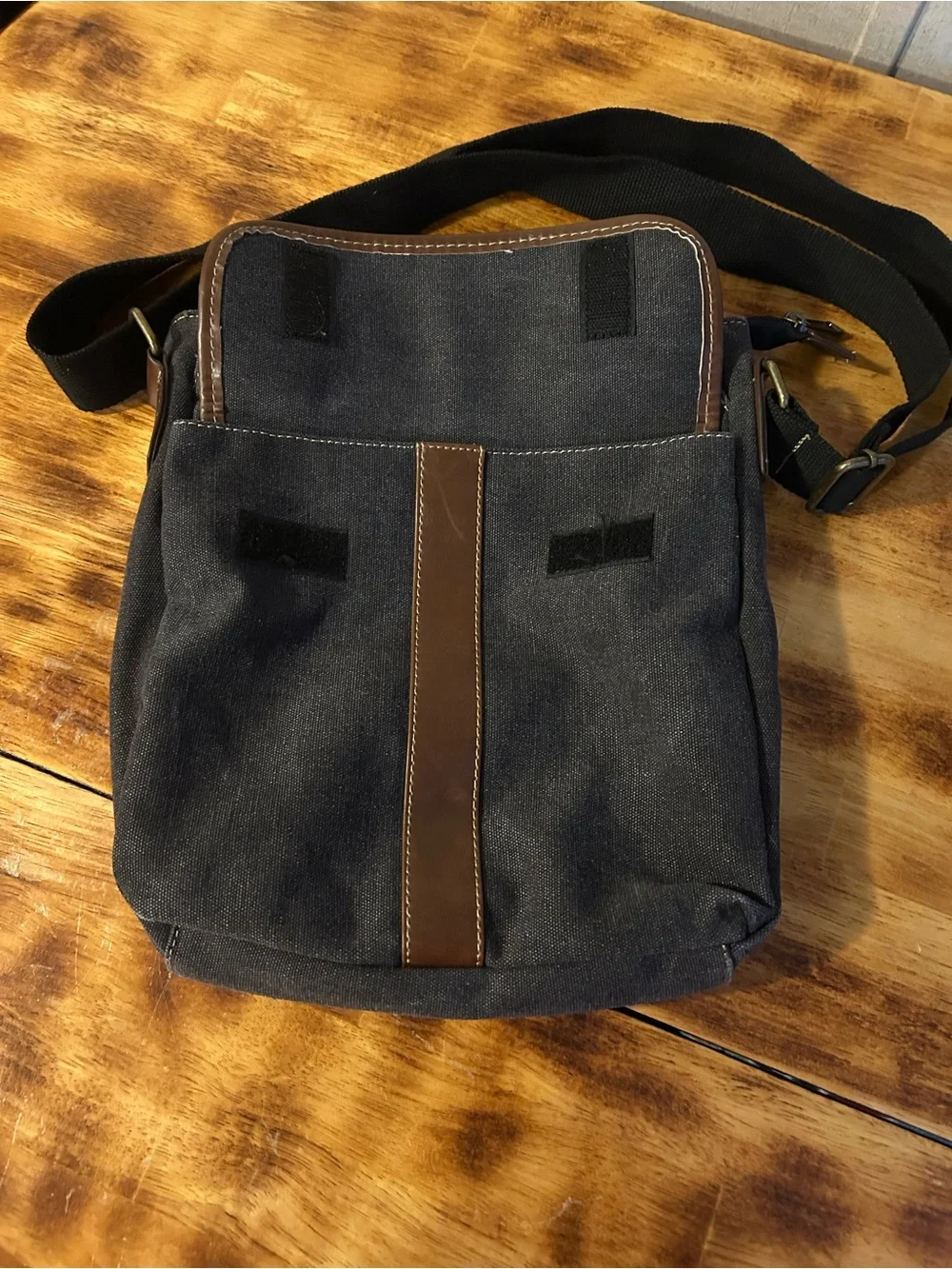 Cargo It Black Canvas Crossbody Bag